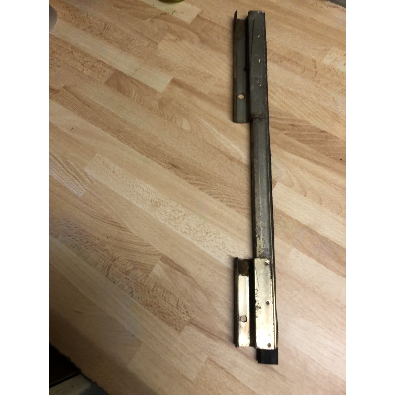 92501g-support-de-vitre-205-gti-avant-gauche