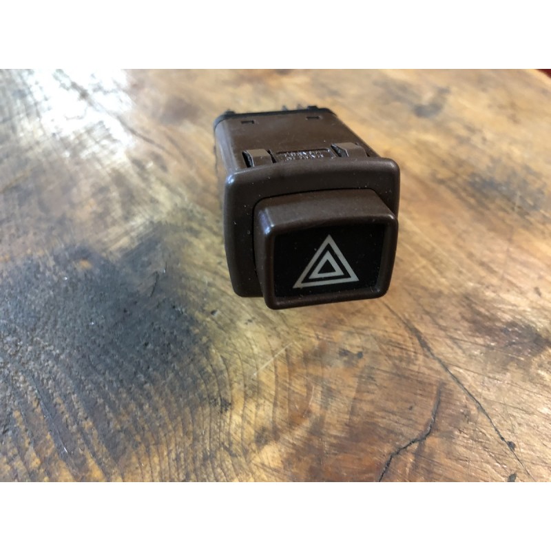 261228B RELAIS DE FEU DE DETRESSE BRUN  PHASE 1 NEUF