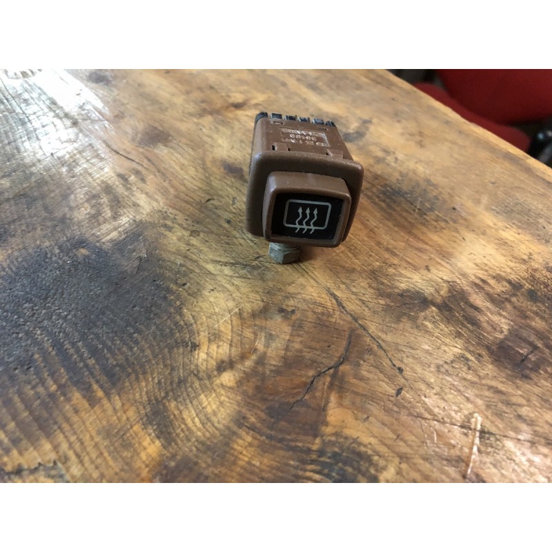 261227B  RELAIS DE LUNETTE ARRIERE BRUN  PHASE1