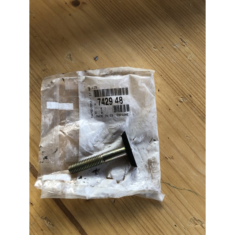 http://www.sos205gti.fr/grand-boulon-de-parc-choc-neuf-origine-peugeot
