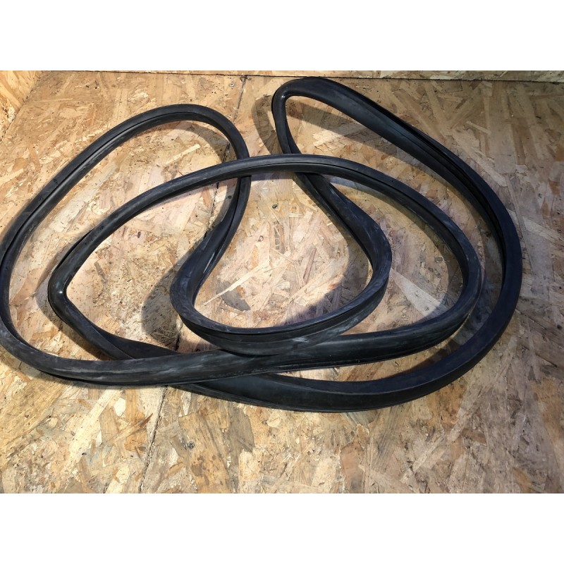 812063 JOINT DE PARE  BRISE TOIT OUVRANT 205 GTI NEUF