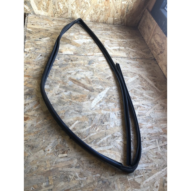 930528  JOINT COULISSE DE VITRE DROIT