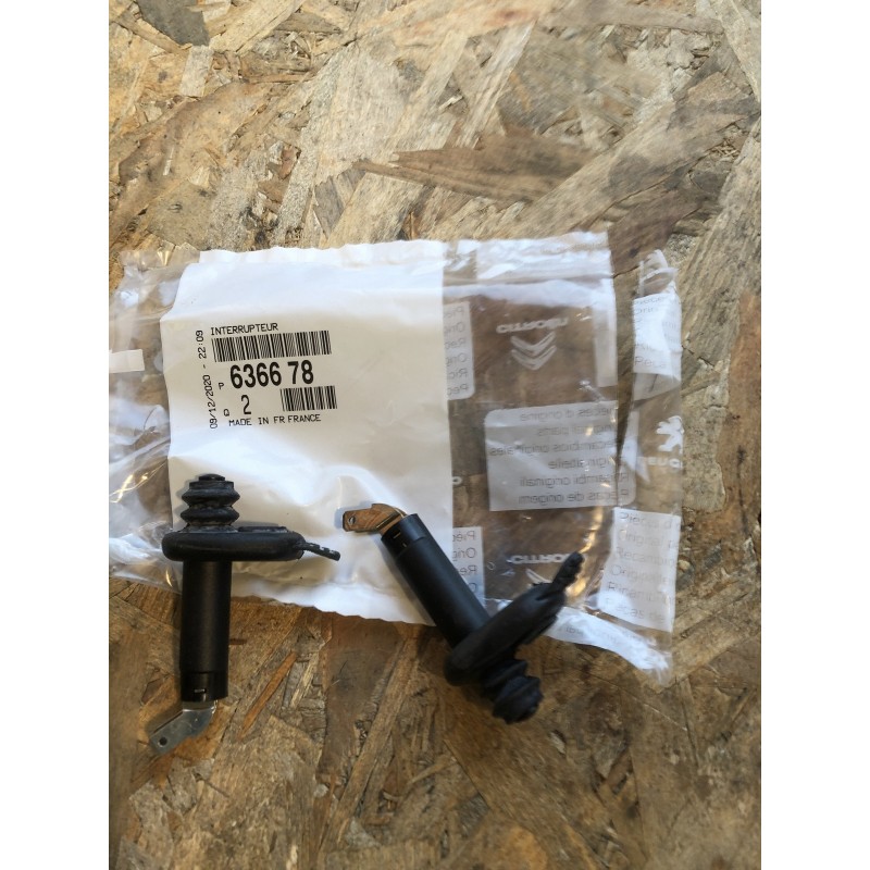 636678 CONTACTEUR DE PORTE NEUF