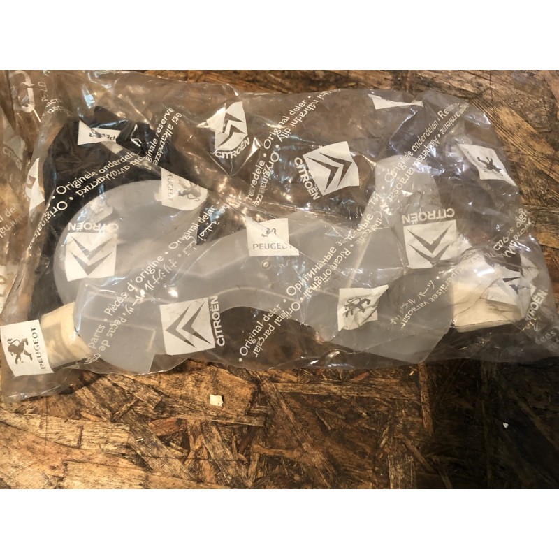 9135JG CAPOT DEFLECTER