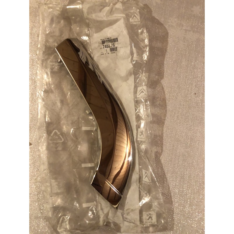 745276 PAUPIERE DE PHARE