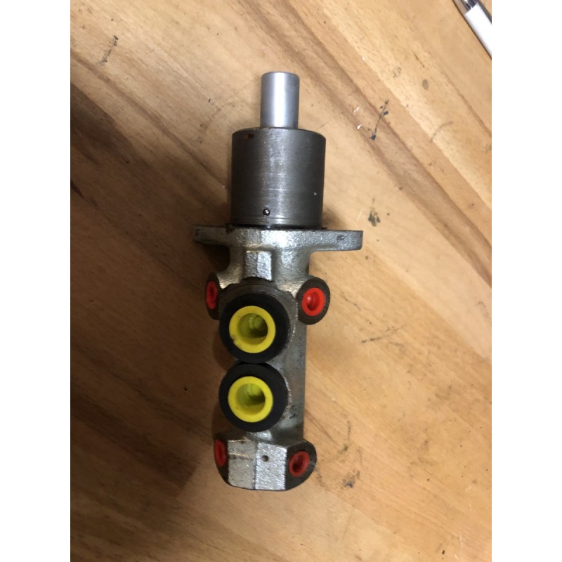 460187 MAITRE CYLINDRE  4 SORTIES 205 GTI 1.9