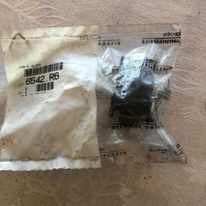 6542R6 PORTE CLIPS